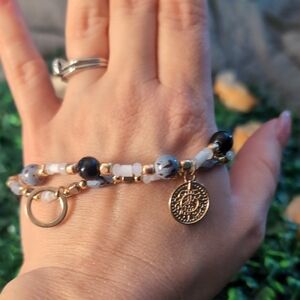 Elegant Gold and Black Beaded Bracelet